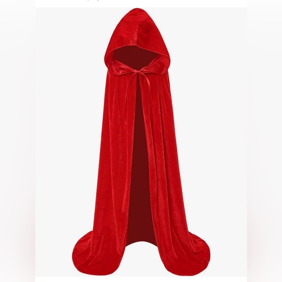 Kids red cape- size small likely 5/6 - Picture 1 of 1